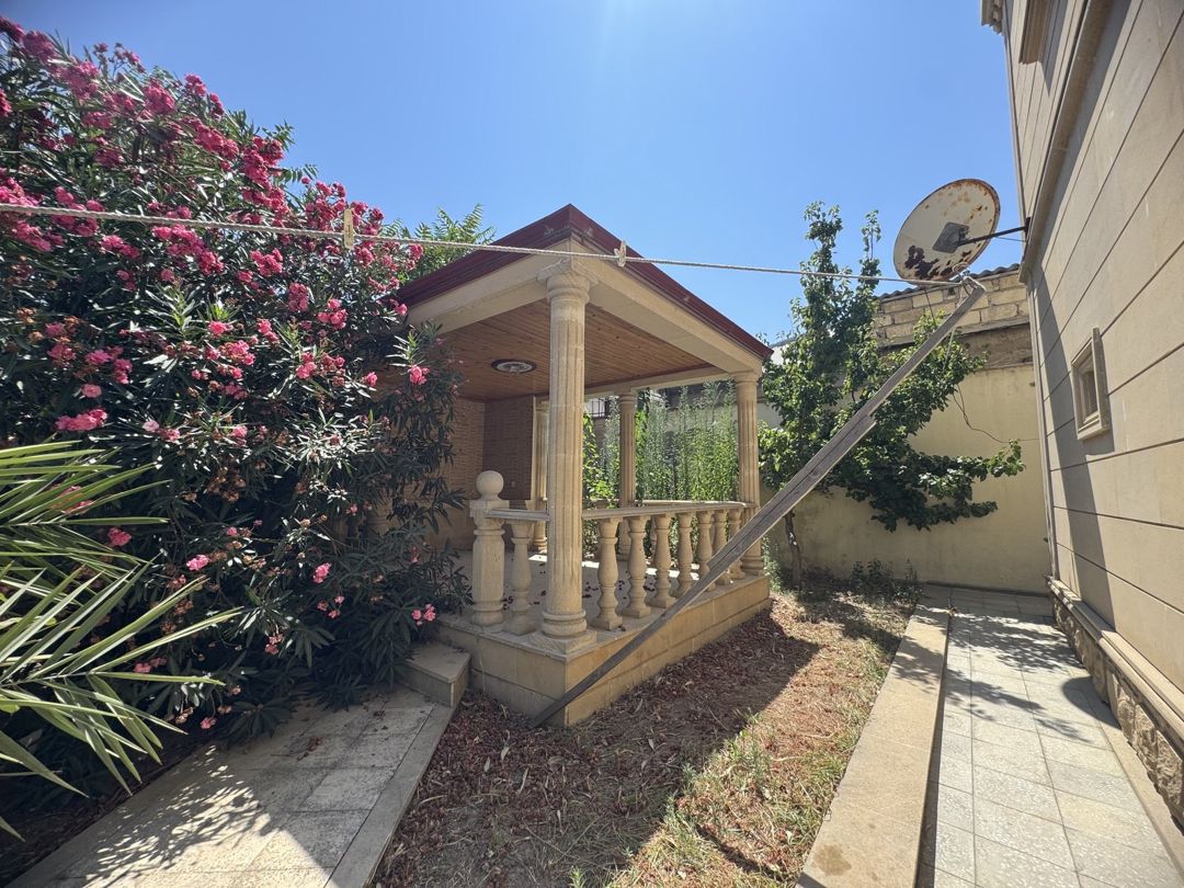 Satılır 4 otaqlı həyət evi/bağ evi 250 m² — Ev, villa, Bakı (5)