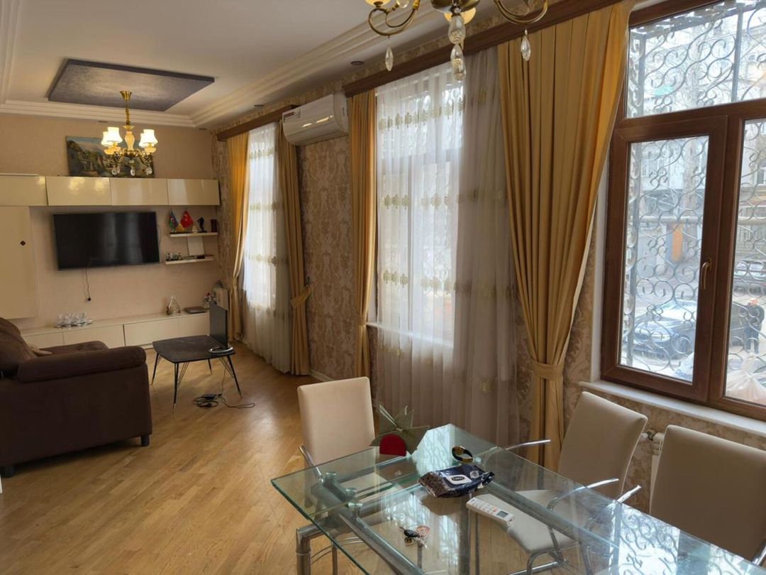 Satılır 2 otaqlı köhnə tikili 75 m² — Mənzil, Bakı (2)