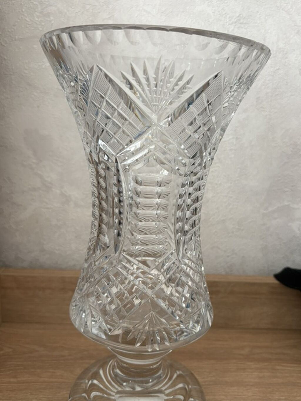Bir vaza, Xrustal — Vaazalar, kreslolar, süni çiçəklər, Bakı (2)