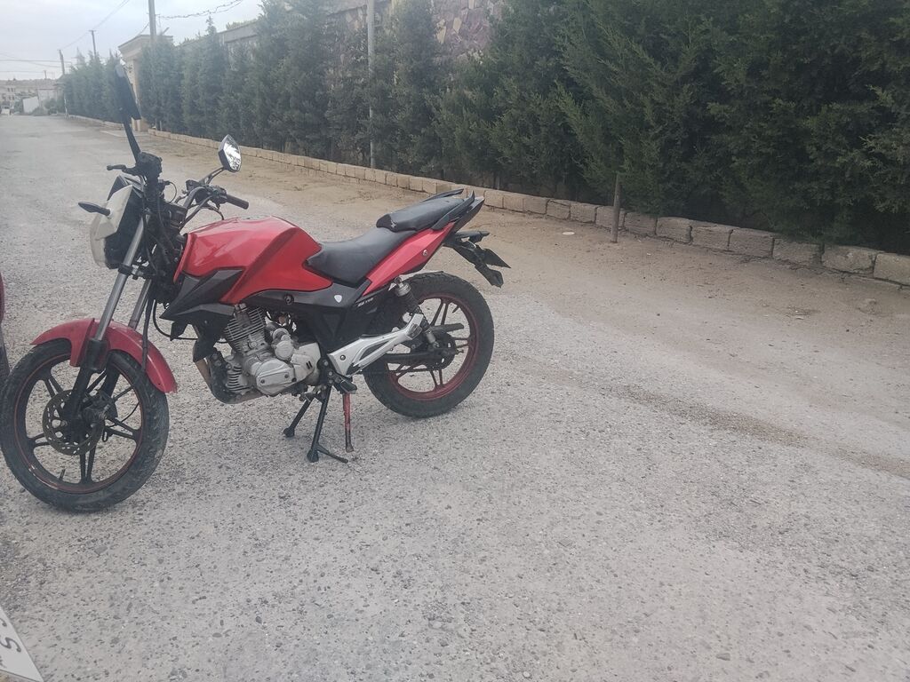 Qırmızı rəngli şəhər/naked tip motosiklet Texniki xüsusiyyətlər və — Motosikletlər, Digah (7)
