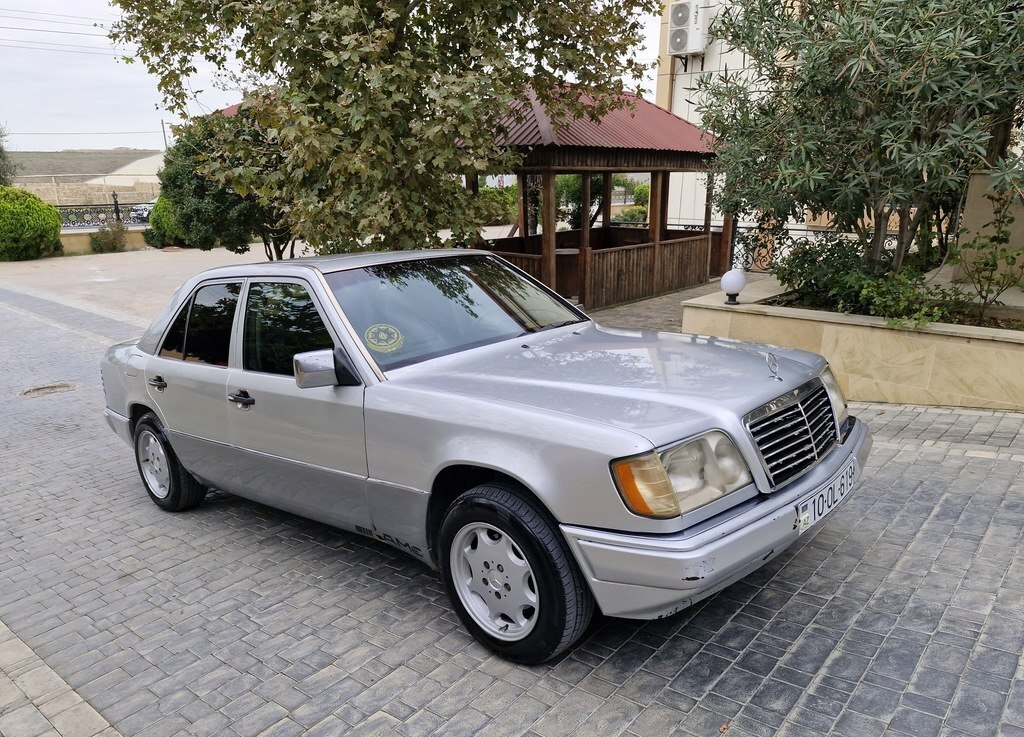 Mercedes E 220, 1993 il, 380000 km, 2.2 L 10-OL-619 — Avtomobillər, Bakı (3)