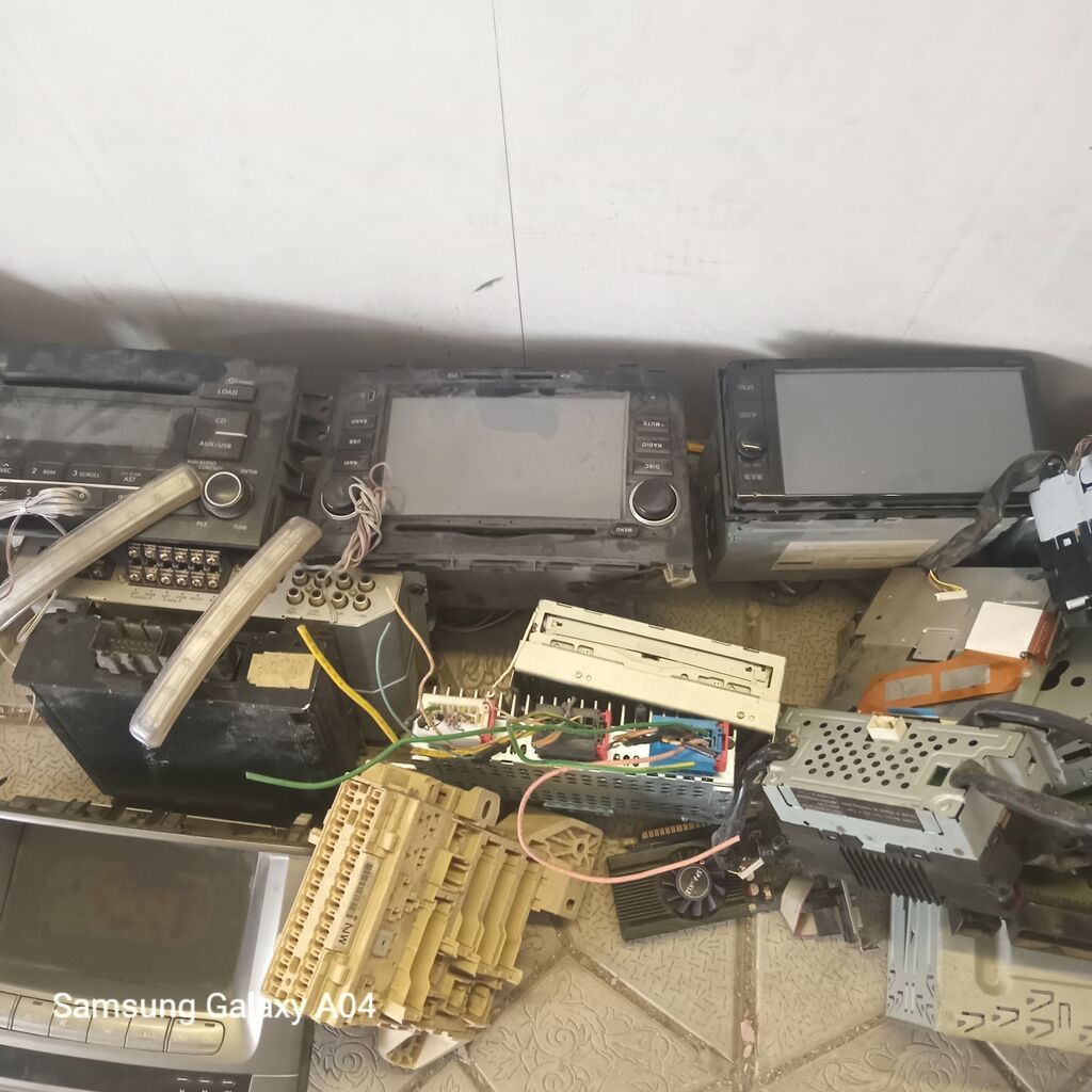 Avtomobil elektronikası və ehtiyat hissələri qarışıq lot Məhsul — Digər, Bakı (4)