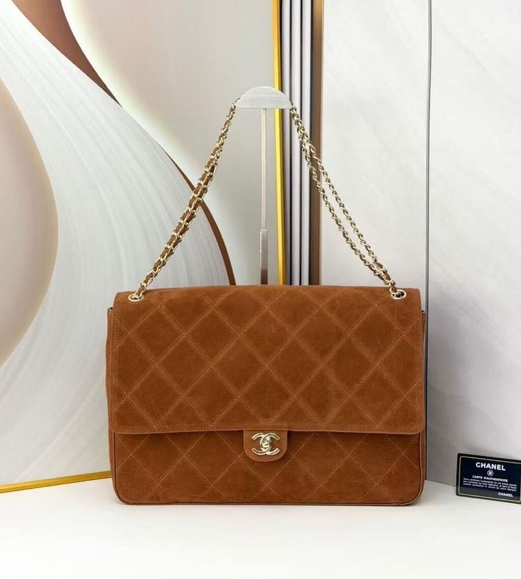 Chanel çiyin çantası – Süet, klassik quilt tikişli - Brend: Chanel — Çantalar, çamadanlar, cüzdanlar, Masazır (3)