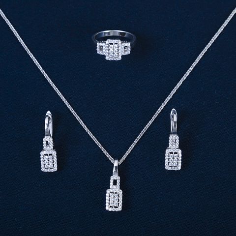 Zinət dəsti kulonlu zəncir, sırğa və üzük Azgold 650 — 183.6 ₼ · Bakı · Mallar Zinət dəsti kulonlu zəncir, sırğa və üzük Azgold 650 — Bakı