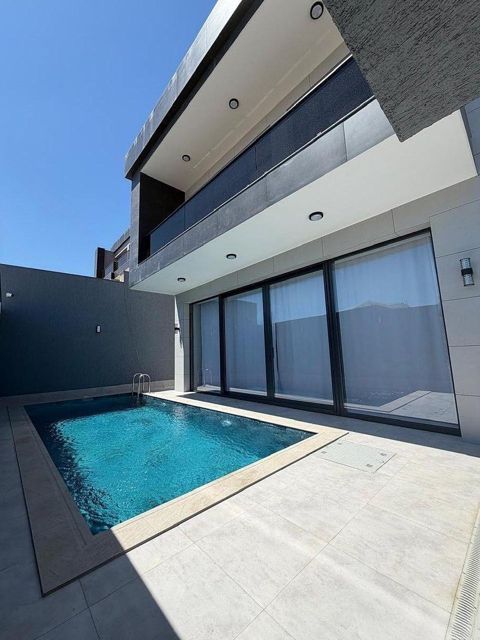 Satılır 5 otaqlı həyət evi/bağ evi 160 m² — 444 000 ₼ · Bakı · Ev, villa Satılır 5 otaqlı həyət evi/bağ evi 160 m² — Bakı