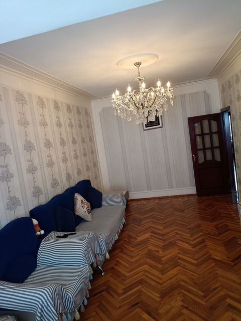 Satılır 3 otaqlı köhnə tikili 89 m² — Bakı