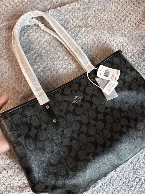 Coach New York qolbaqlı tote çanta. A-Klass Premium keyfiyyət — 50 ₼ · Bakı · Çantalar, çamadanlar, cüzdanlar Coach New York qolbaqlı tote çanta. A-Klass Premium keyfiyyət — Bakı