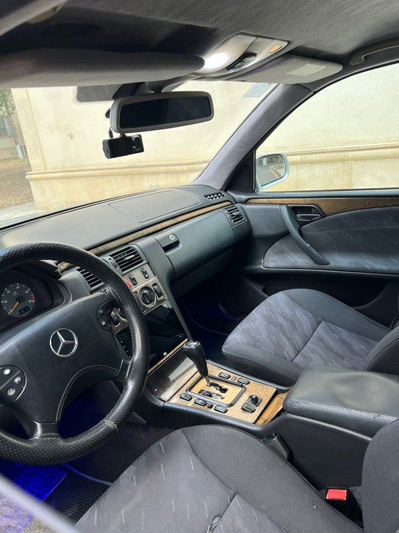 Mercedes E 200, 2.2 L, 1999 il, 445 454 km 77-CR-835 — Avtomobillər, Biləsuvar (8)