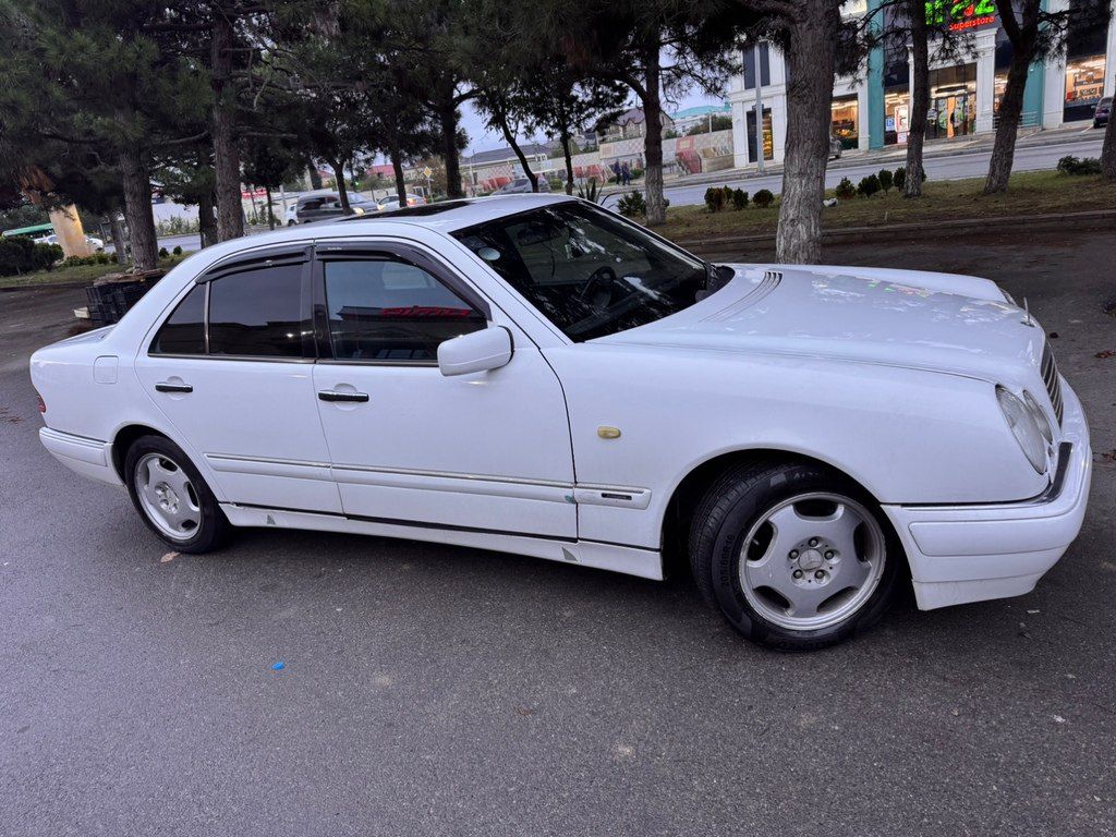 Mercedes E 300, 3.0 L, 1998 il, 650 000 km 99-KF-130 — Avtomobillər, Bakı (5)