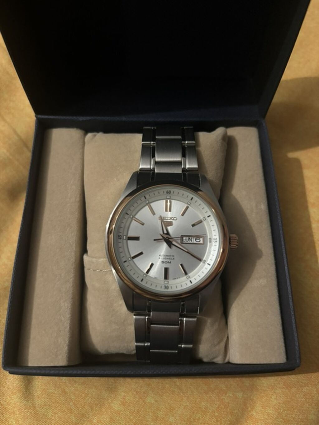 Seiko 5 avtomatik kişi qol saatı - Model xətti: Seiko 5 klassik — Qol saatları, Xırdalan (4)