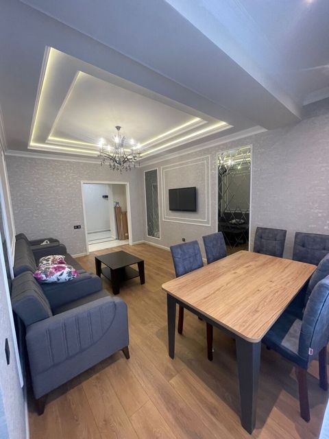 Satılır 3 otaqlı köhnə tikili 94.7 m² — Bakı