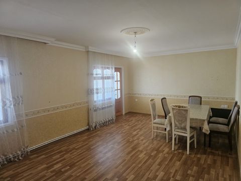 İcarəyə verilir 4 otaqlı köhnə tikili 105 m² — Bakı