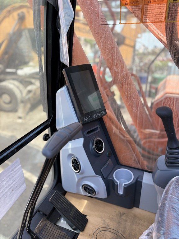 Tırtıllı Ekskavator "Lonkıng CDM6306", 2025 il — İnşaat texnikası, Bakı (12)