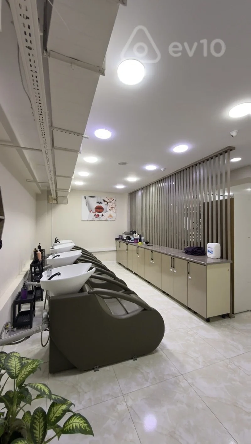 Obyekt, 220 m², Naxcani küçesi 32 — Əmlak, Bakı (7)