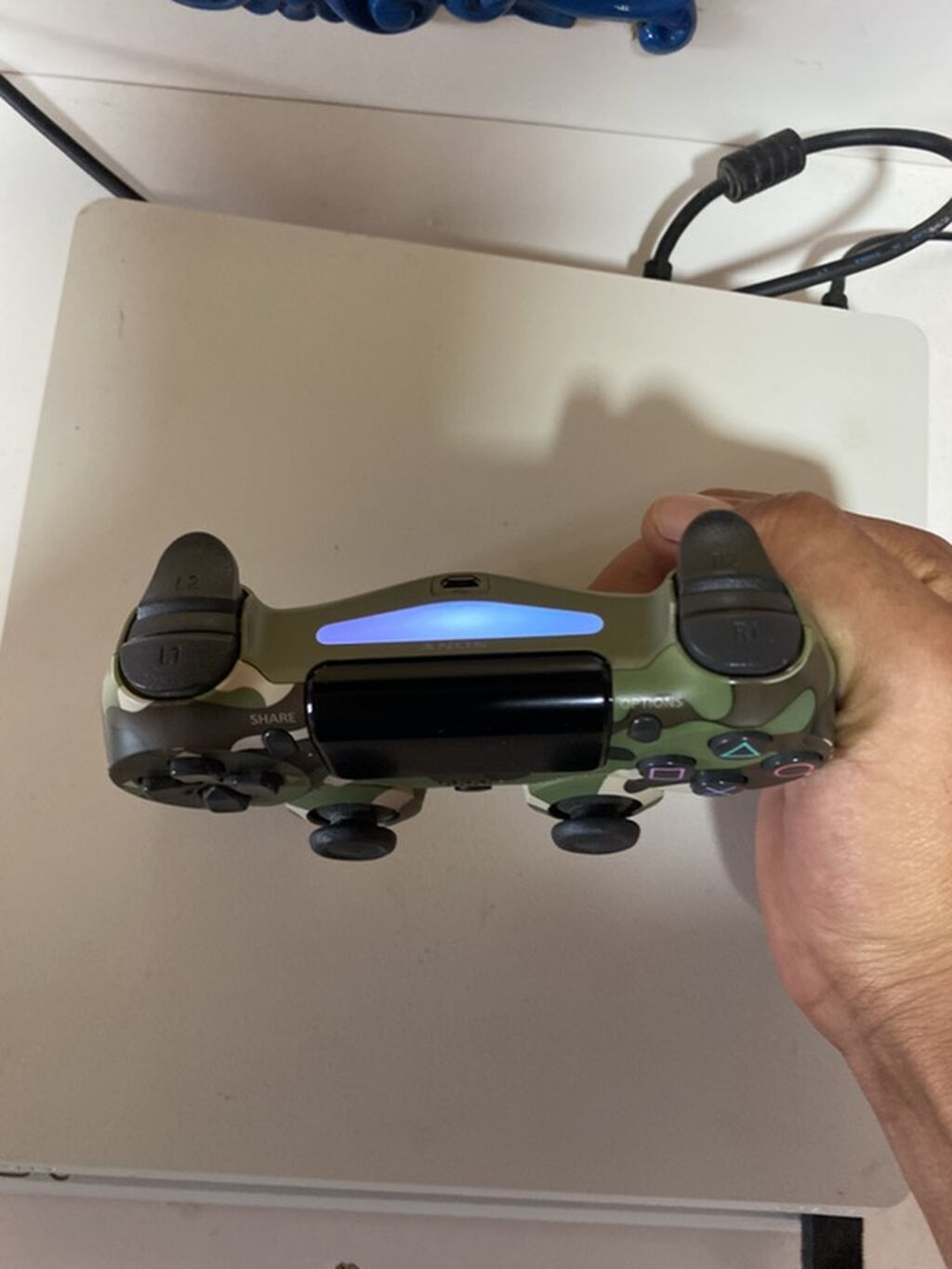 Sony PlayStation 4 Slim (ağ rəng) oyun konsolu 1tp yandaş 2 oyun — Oyun konsolları, Beyləqan (4)
