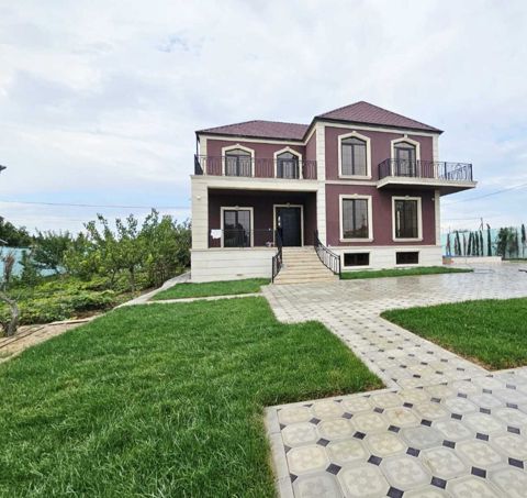 Satılır 11 otaqlı həyət evi/bağ evi 450 m² — 390 000 ₼ · Bakı · Ev, villa Satılır 11 otaqlı həyət evi/bağ evi 450 m² — Bakı