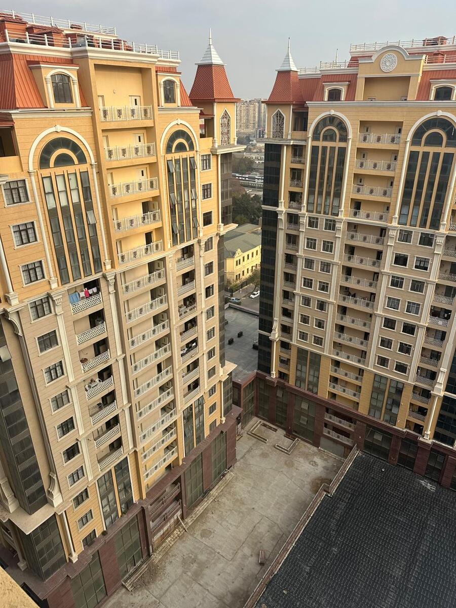 Satılır 4 otaqlı yeni tikili 231 m² — Mənzil, Bakı (2)