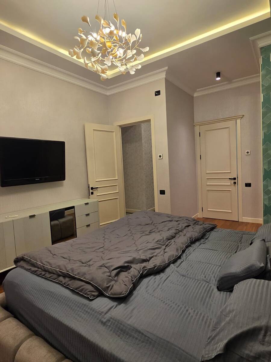 Satılır 4 otaqlı həyət evi/bağ evi 250 m² — Ev, villa, Bakı (5)