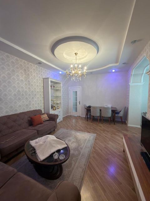 Satılır 3 otaqlı köhnə tikili 75 m² — Daire
