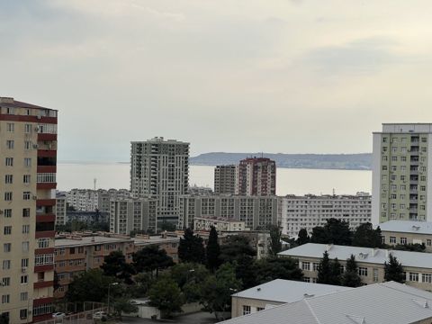 Satılır 3 otaqlı köhnə tikili 80 m² — Bakı