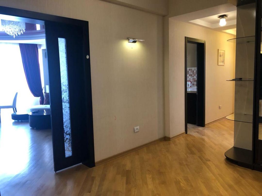 İcarəyə verilir 3 otaqlı yeni tikili 135 m² — Mənzil, Bakı (7)
