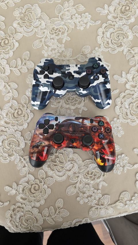 Məhsul: PlayStation oyun pultları (2 ədəd) - Model: DualShock — 40 ₼ · Bakı · Aksesuarlar Məhsul: PlayStation oyun pultları (2 ədəd) - Model: DualShock — Bakı
