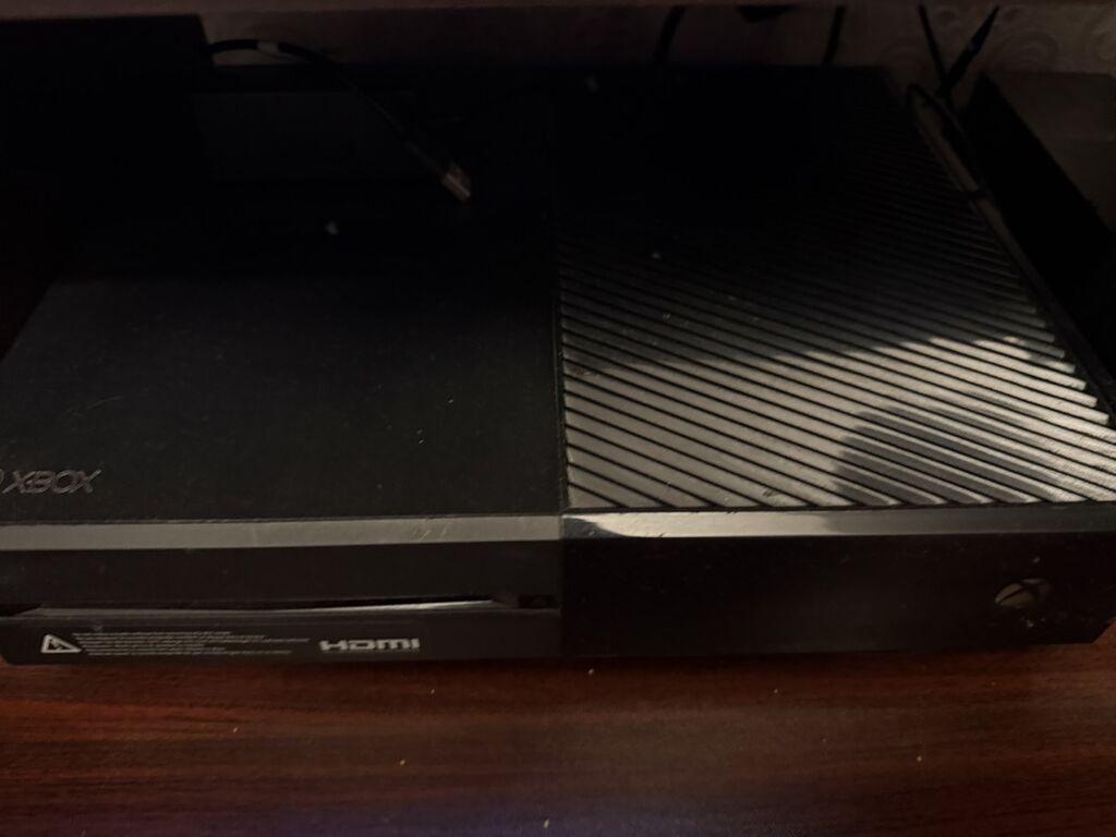 Xbox One (orijinal model) oyun konsolu - Rəng: Qara, parlaq və mat — Oyun konsolları, Bakı (2)