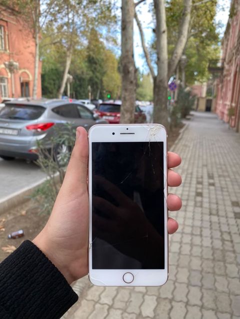IPhone 7 Plus, Rose Gold, Qırıq — 110 ₼ · Gəncə · Apple iPhone IPhone 7 Plus, Rose Gold, Qırıq — Gəncə