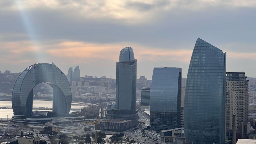 İcarəyə verilir 4 otaqlı yeni tikili 350 m² — Mənzil, Bakı (2)
