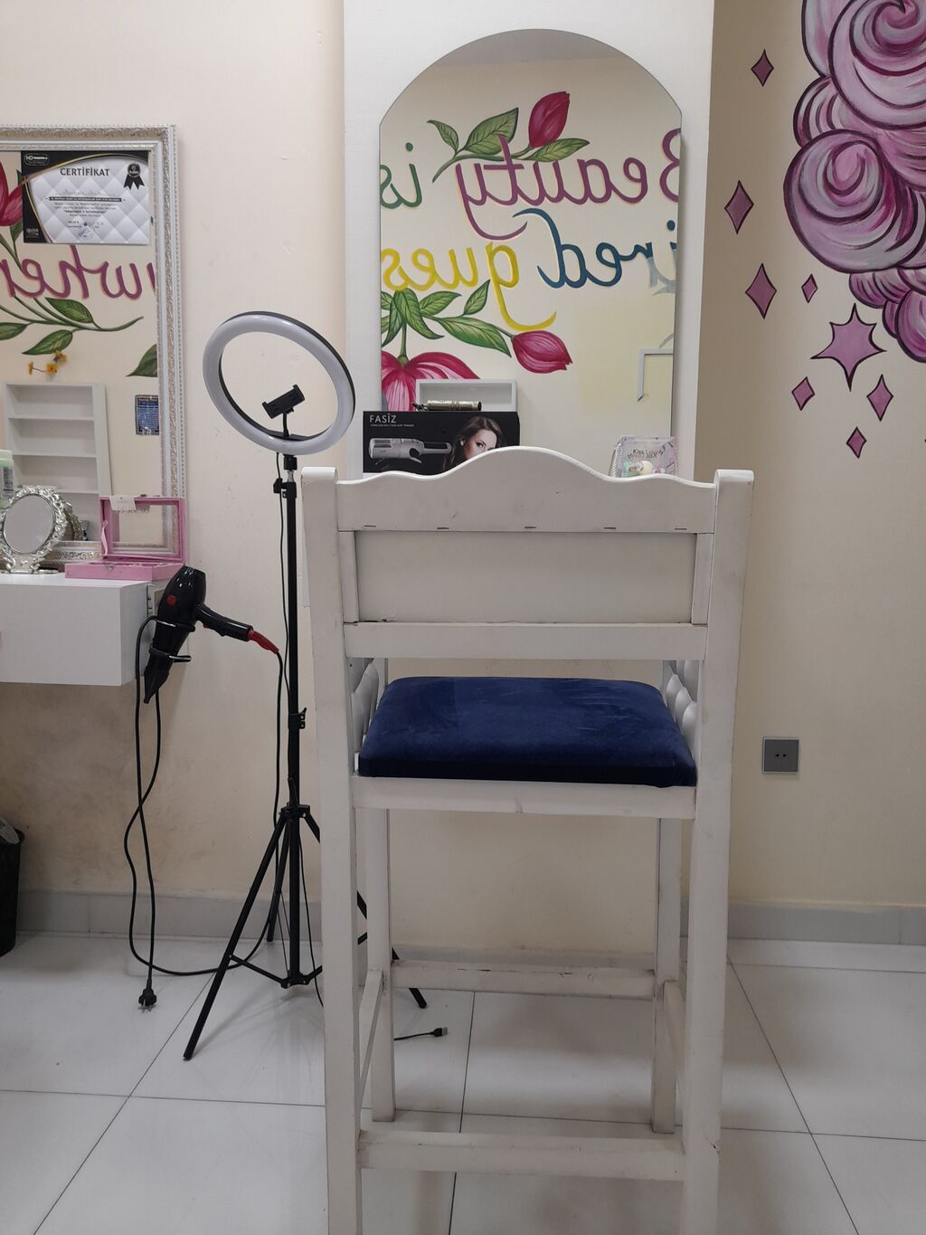 Gözəllik salonu üçün mebel dəsti - Vizaj/kosmetologiya üçün hündür — Salon mebeli, Masazır