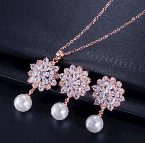 Bijuteriya dəsti sırğa və boyunbağı Mirvarist 8028 — 79.99 ₼ · Bakı · Mallar Bijuteriya dəsti sırğa və boyunbağı Mirvarist 8028 — Bakı