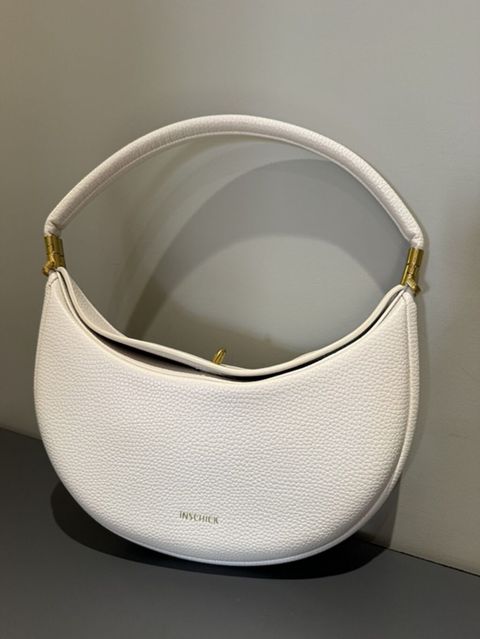 Ağ rəngli Insghıck çiyin çantası 30azne alınıb 1defe ıstıfade olunub — Bakı