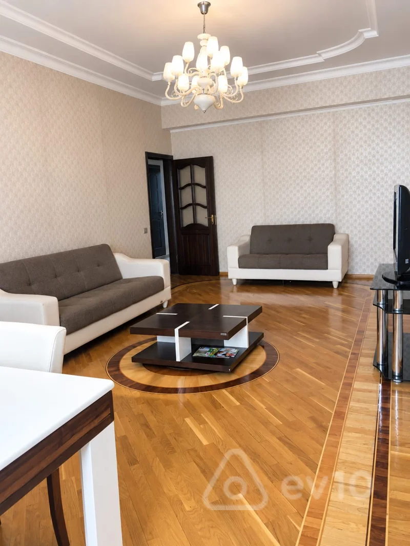 3 otaqlı mənzil, 105 m², M. Naxçıvani küçəsi — Mənzil, Bakı (5)