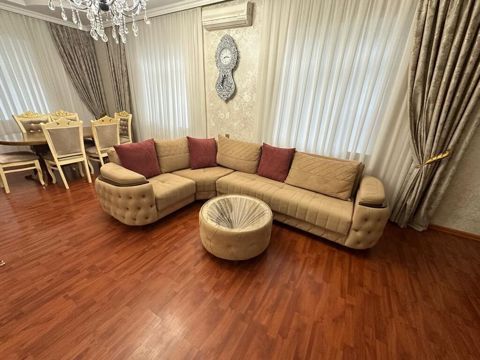 Künc divan dəsti və stol- stul dəsti – klassik və rahat dizayn — 1 200 ₼ · Bakı · Yumşaq mobilya dəstləri Künc divan dəsti və stol- stul dəsti – klassik və rahat dizayn — Bakı