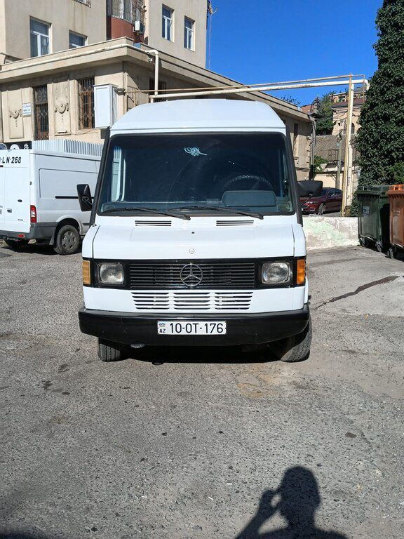 Mercedes 208 D, 2.3 L, 1994 il, 300 060 km 10-OT-176 — Avtomobillər, Bakı (2)