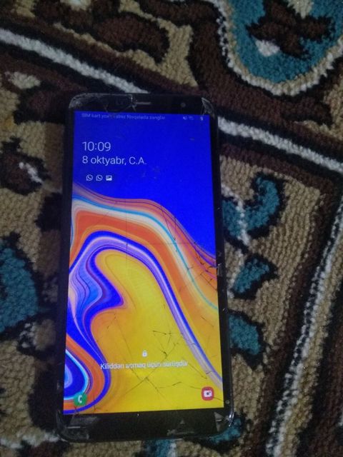Samsung Galaxy J6 Plus, 32 GB, rəng - Qara, Qırıq — Xaçmaz