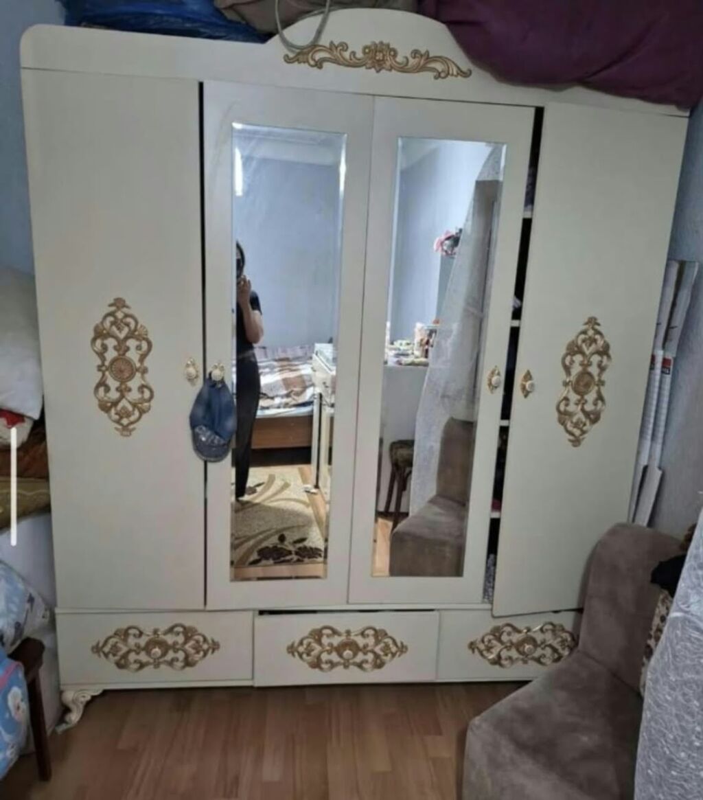 Aysel Sumqayıt Dolab 4 qapılı səliqəli vəziyyətdədir tecılı satılır — Mebel, Bakı