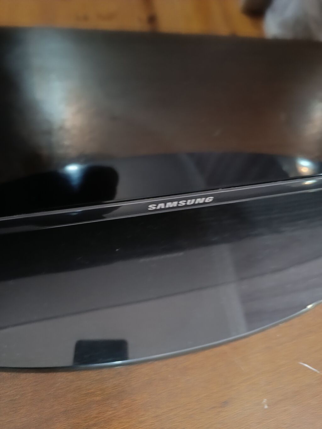 Samsung televizor - Ekran: təxminən 32" diaqonal, şüşə tipli parlaq — Televizorlar, Bakı (3)