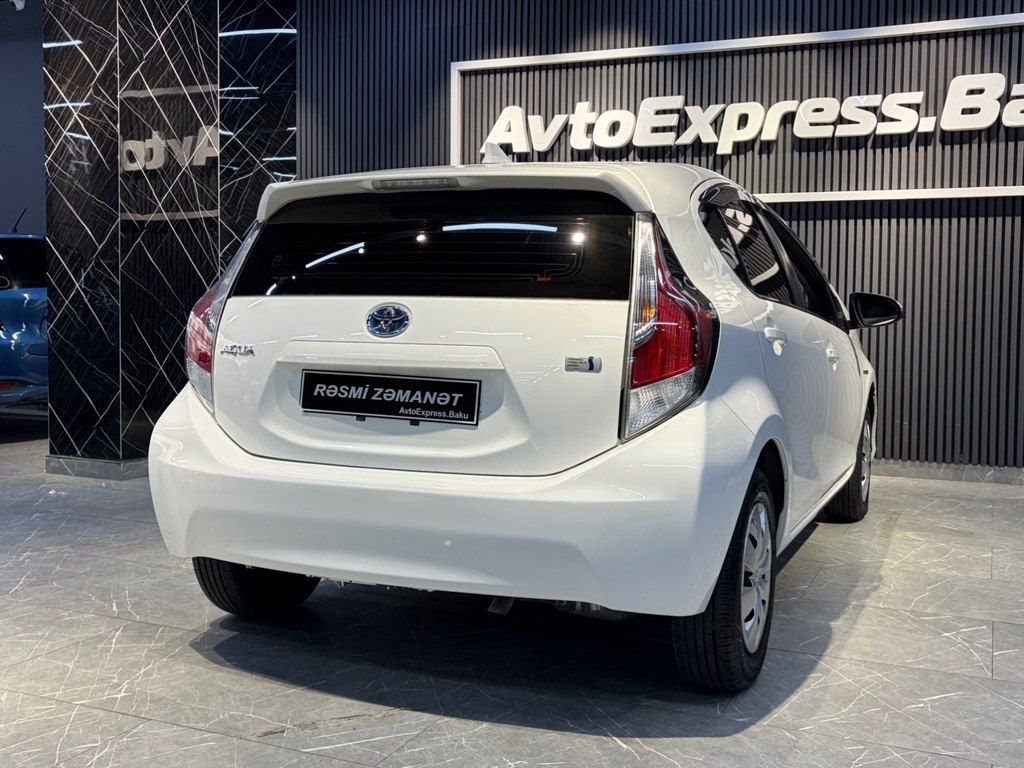 Toyota Aqua, 1.5 L, 0.87 kWh, 2018 il, 80 100 km — Avtomobillər, Bakı (4)