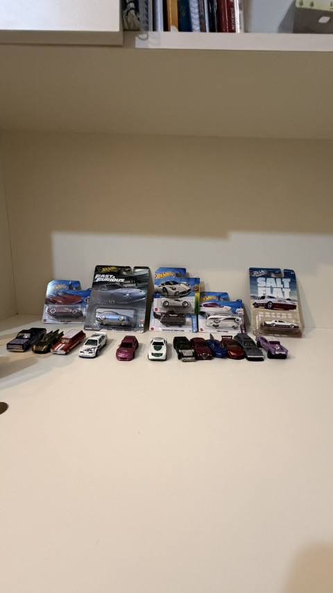 Hot Wheels kolleksiyası – müxtəlif seriyalardan die-cast maşın — 82 ₼ · Bakı, Nərimanov · Modellar Hot Wheels kolleksiyası – müxtəlif seriyalardan die-cast maşın — Bakı