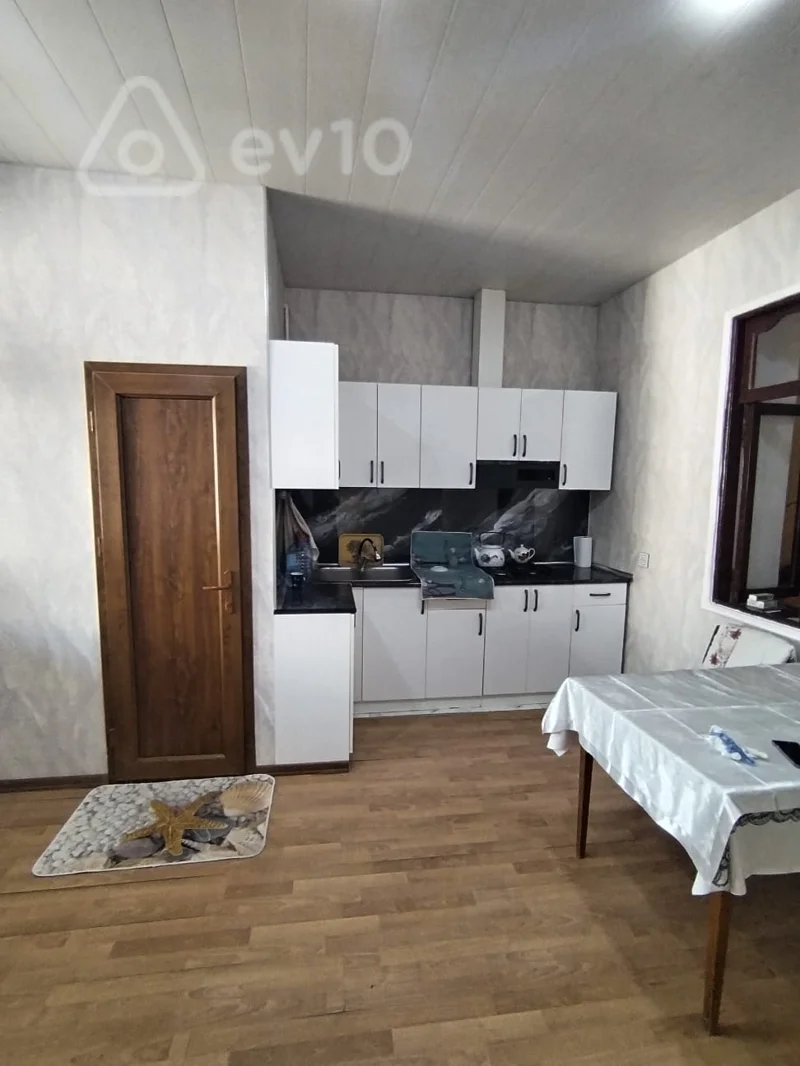 5 otaqlı həyət evi, 200 m², Yasamal r-n Z.Kerimov 26 — Ev, villa, Bakı (6)