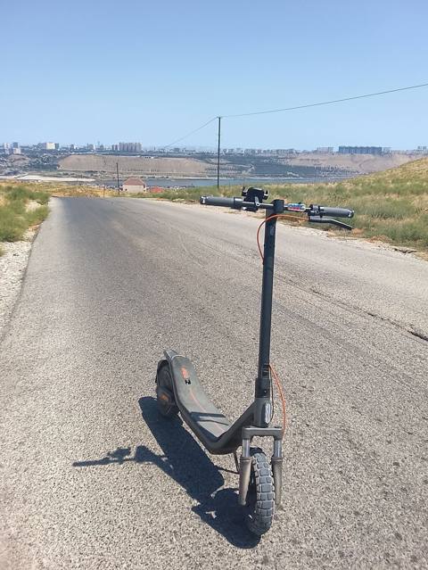 İşlənmiş Elektrik samokat 12", 1000 Vt, 16 - 25 km/s, Ünvandan götürmə — Xırdalan