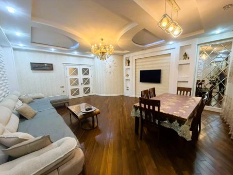 İcarəyə verilir 4 otaqlı yeni tikili 200 m² — 2 100 ₼ · Bakı · Mənzil İcarəyə verilir 4 otaqlı yeni tikili 200 m² — Bakı