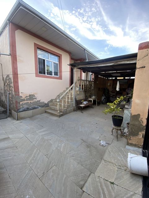 Satılır 3 otaqlı həyət evi/bağ evi 82 m² — Bakı
