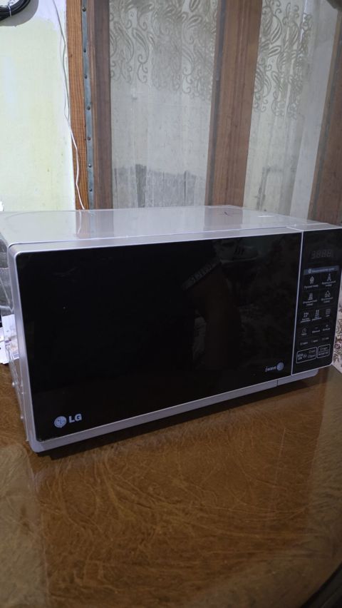 Mikrodalğalı soba LG, Ayrıca dayanan, Mikrodalğalar ilə, rəng - Gümüşü, İşlənmiş — Bakı