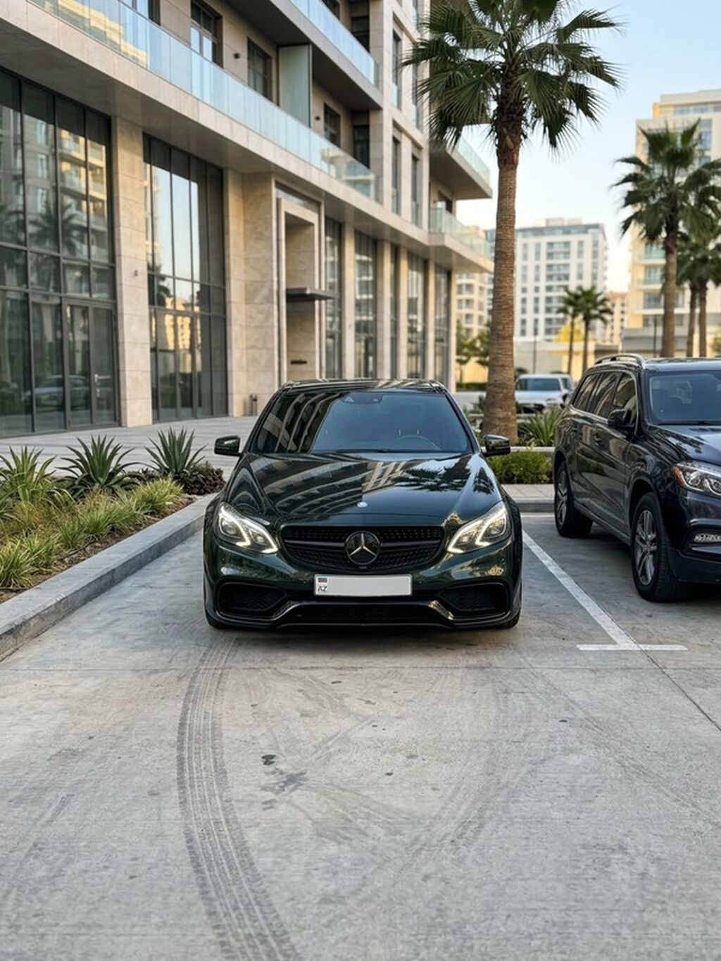 Mercedes-Benz E‑Class sedan – AMG paketli, qara rəngdə. Əsas — Avtomobillər, Bakı (3)