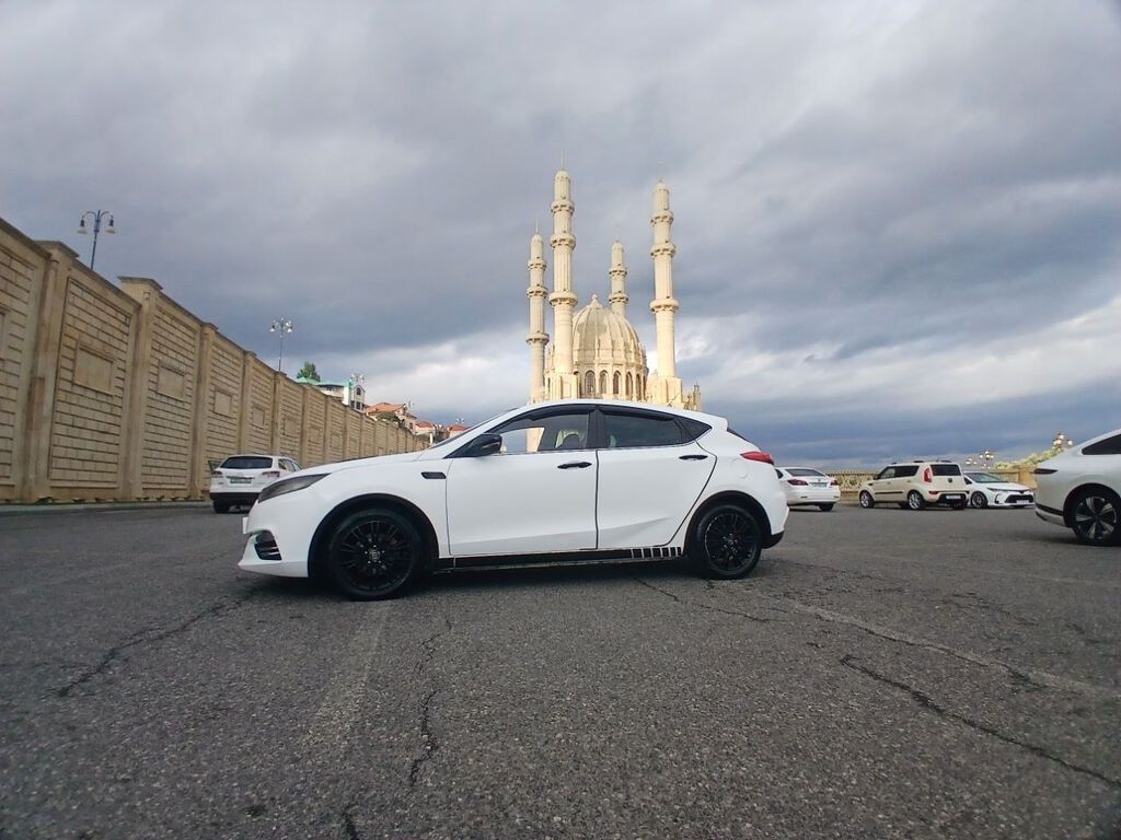 Changan Eado: 1.6 l 2014 il 287500 km Hetçbek — Avtomobillər, Bakı