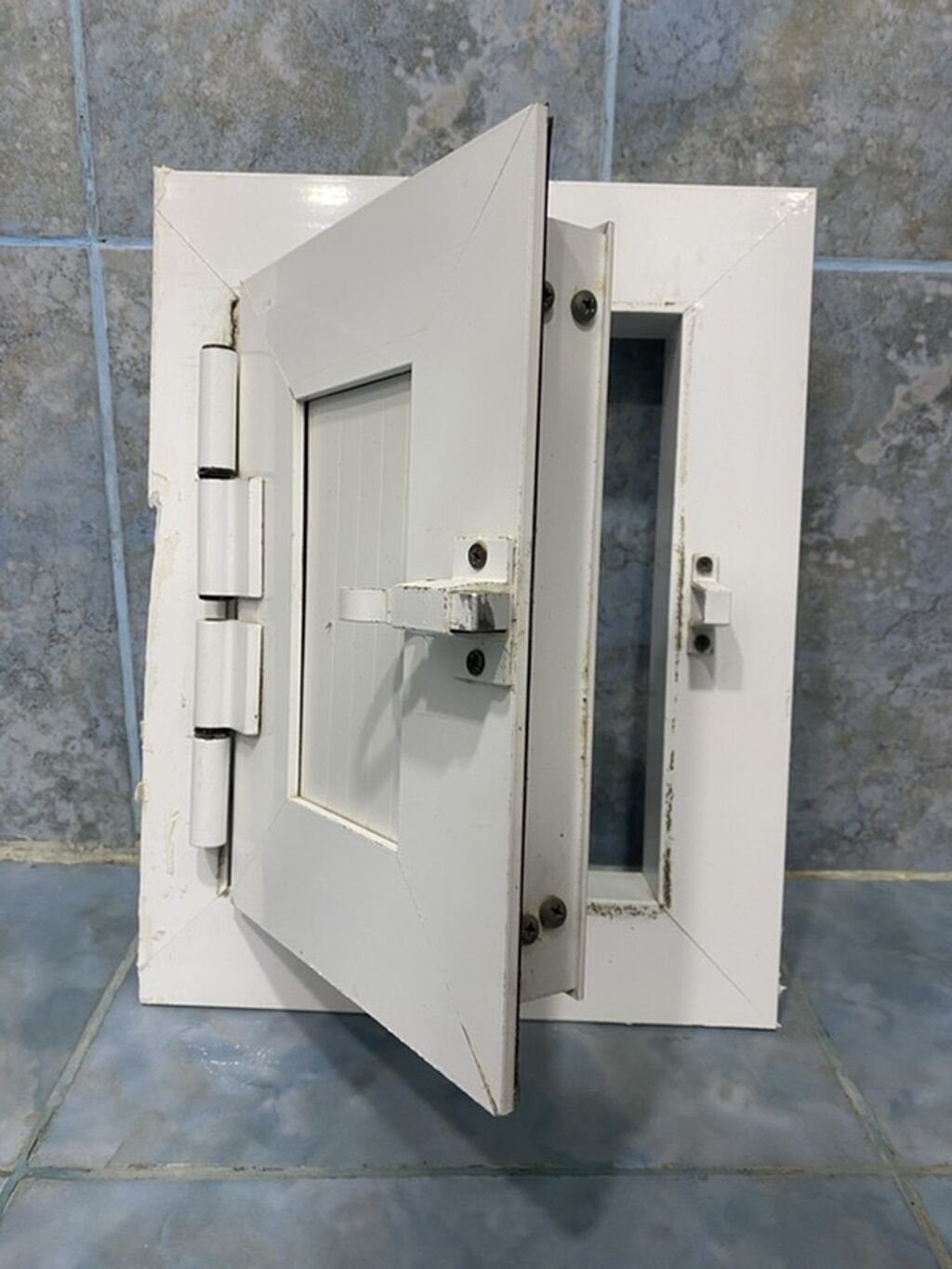 Ağ rəngli texniki servis lyuku (divar üçün) - Material: PVC/kompozit — Fəliz məmulatı, Mehdiabad (2)