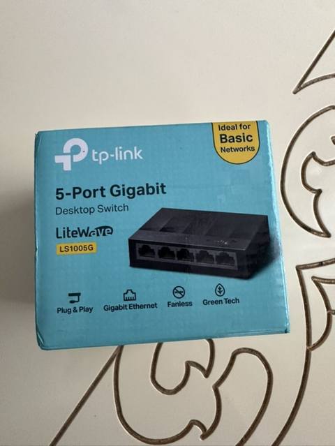 TP-Link LiteWave LS1005G – 5 Portlu Gigabit Masaüstü Switch - 5x — 15 ₼ · Bakı, Nərimanov · Şəbəkə və server avadanlığı TP-Link LiteWave LS1005G – 5 Portlu Gigabit Masaüstü Switch - 5x — Bakı
