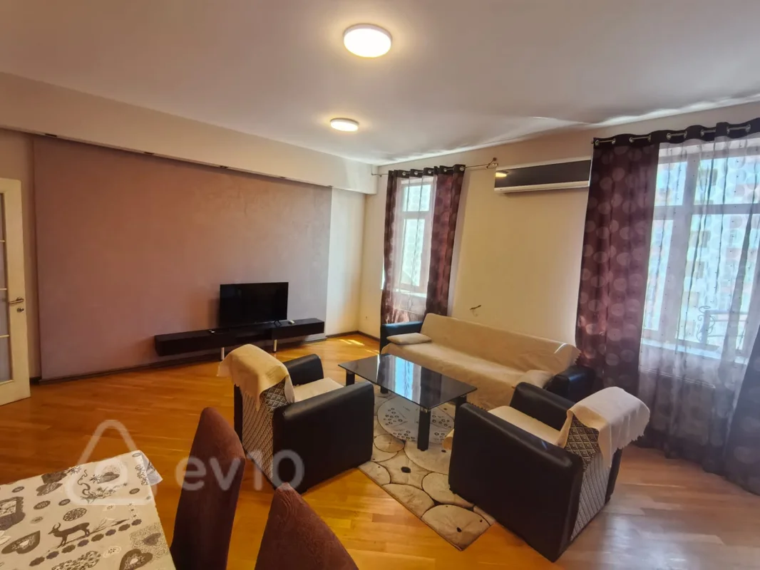 3 otaqlı mənzil, 195 m², Səməd Vurğun küçəsi — kirayə — Mənzil, Bakı (2)